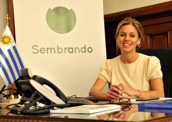 Lorena Ponce De León expuso sobre el Programa Sembrando TICS.