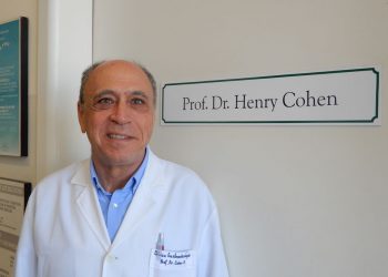 Henry Cohen: «estamos en un momento preocupante, hay que vacunarse».