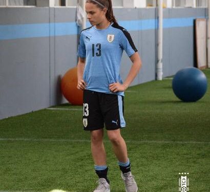 Antonella Mazziotto, adolescente fraybentina en la selección uruguaya de futbol  femenino. - El Rionegrense - Noticias Fray Bentos Diario Digital Rio Negro  Uruguay