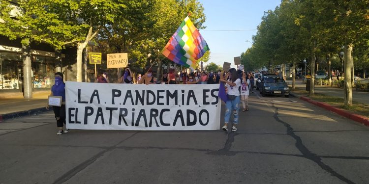 En Fray Bentos se realizó marcha en el marco del Día Internacional de la Mujer.