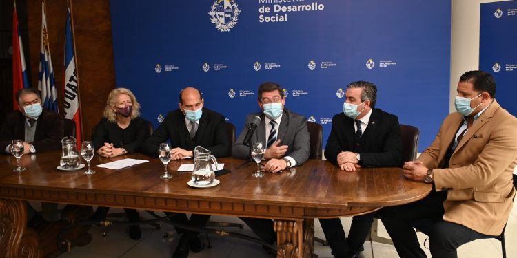 Lanzamiento del «programa de apoyo a la implementación de herramientas de telesalud en uruguay»