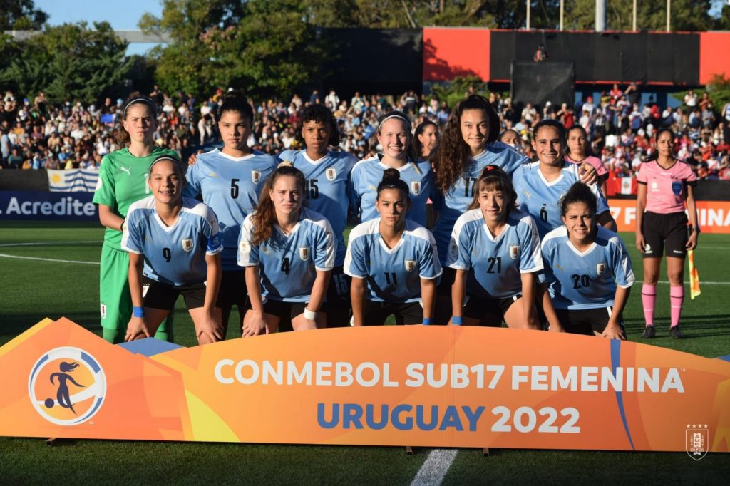 Antonella Mazziotto, adolescente fraybentina en la selección uruguaya de futbol  femenino. - El Rionegrense - Noticias Fray Bentos Diario Digital Rio Negro  Uruguay