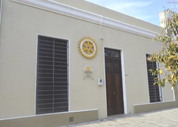 Rotary ofrece cursos de informática.