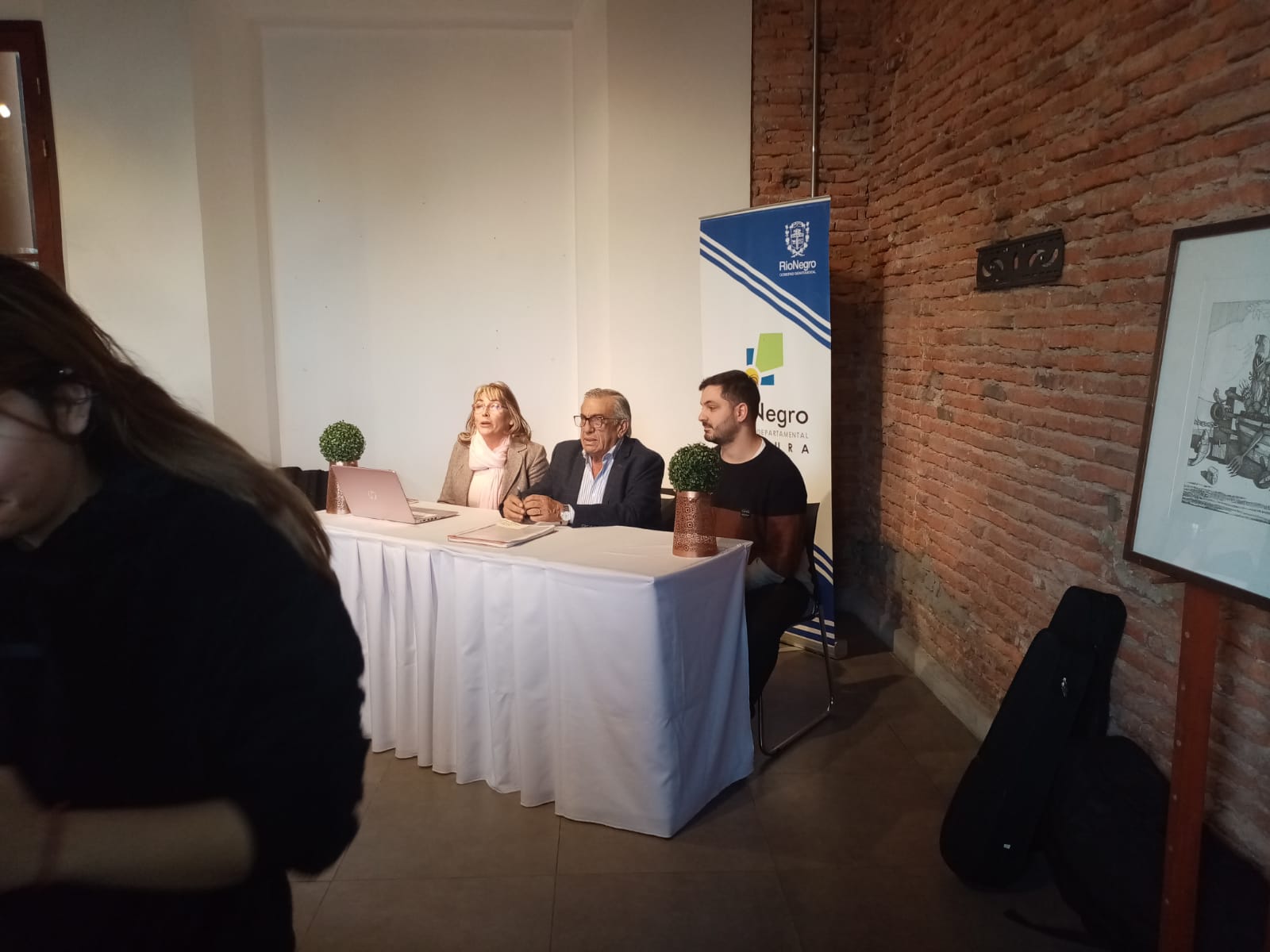 Sodre prestó instrumentos a niños rionegrenses.