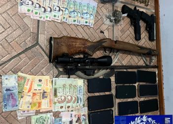 Dos personas condenadas a prisión en Young por venta de drogas tras operativo policial.