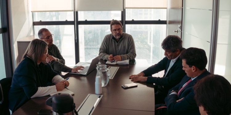 Levratto inició contactos en Montevideo