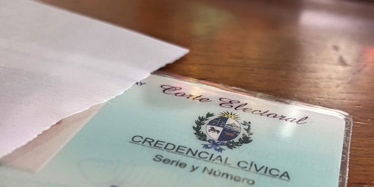 Corte Electoral abre período para sacar credencial.