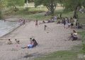 Playa Ubici funciona con acceso libre y recibe a vecinas y vecinos durante la temporada