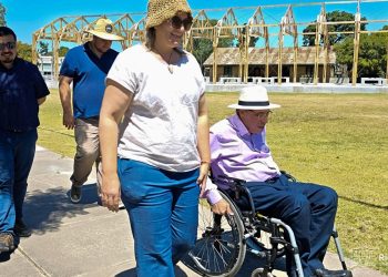 Visita del Ministro de Turismo a Young