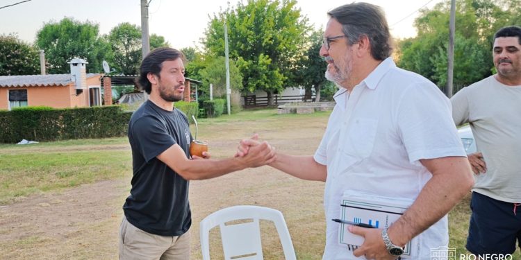 Levratto visitó Grecco y se reunió con vecinos que integran el Club Social y Deportivo Grecco