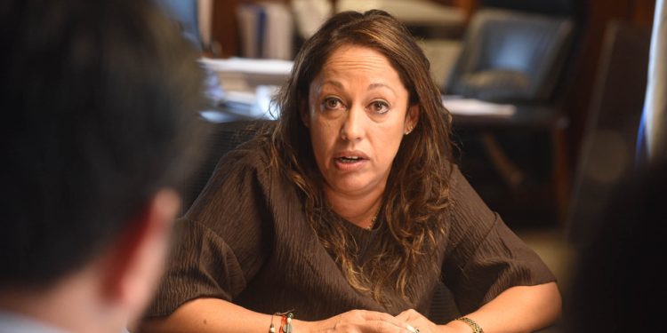 Buscan acuerdo para que las intendencias compren portland de Ancap