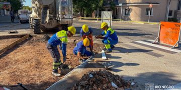 Reparan pavimento en la esquina de Rincón e Instrucciones
