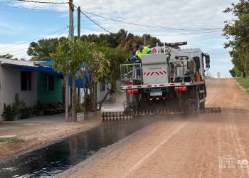 Obras en calles Guayabo y Canelón: la Intendencia de Río Negro avanza con el asfaltado en Fray Bentos